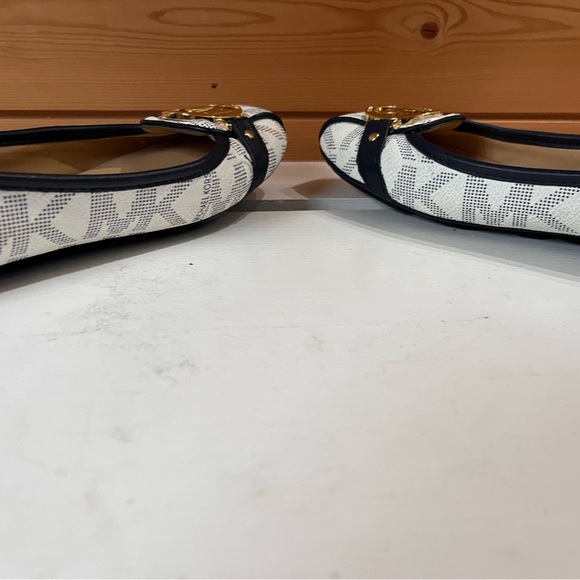 Michael Kors Navy and White Flats 7.5 - Picture 10 of 12